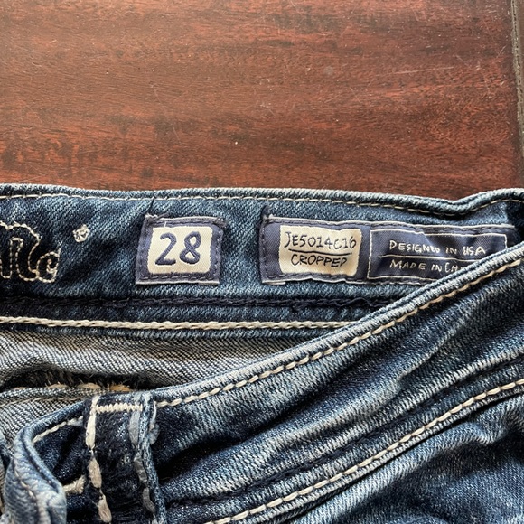 Miss Me Capri 28 - Picture 4 of 4